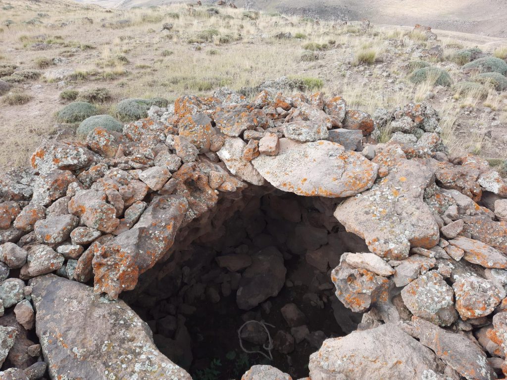جانپناه سنگی, Stone Shelter
